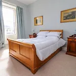 Windyridge Settle